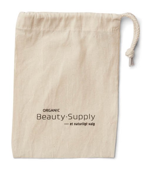ORGANIC Beauty Supply - Makeup Pose