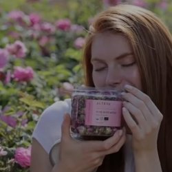 Alteya Organics - Organic Whole Rose Buds 