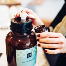 FAIR SQUARED - Storkb 2,5 Liter Flydende kologisk Hndsbe med Almond