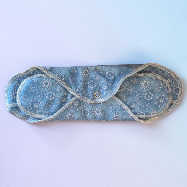 GladRags - wiederverwendbaren Damenbinden Plus � hellblau mit Schneeflocken