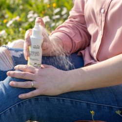 Officina naturae - Mosquito spray - on "milk"