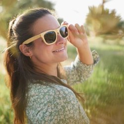 pandoo - Light bamboo Polaroid sunglasses - dark 