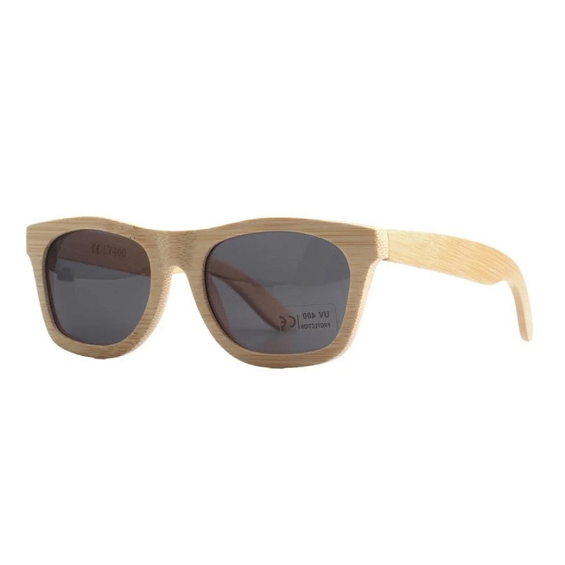 pandoo – Lys bambus Polaroid solbrille – mørk